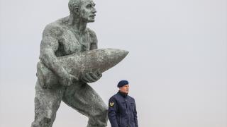 Büyük dedesi Seyit Onbaşı'nın destan yazdığı topraklarda görevlendirildi