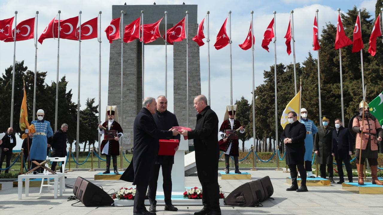 Osmanlı sancağı 129 yıl sonra Çanakkale`de