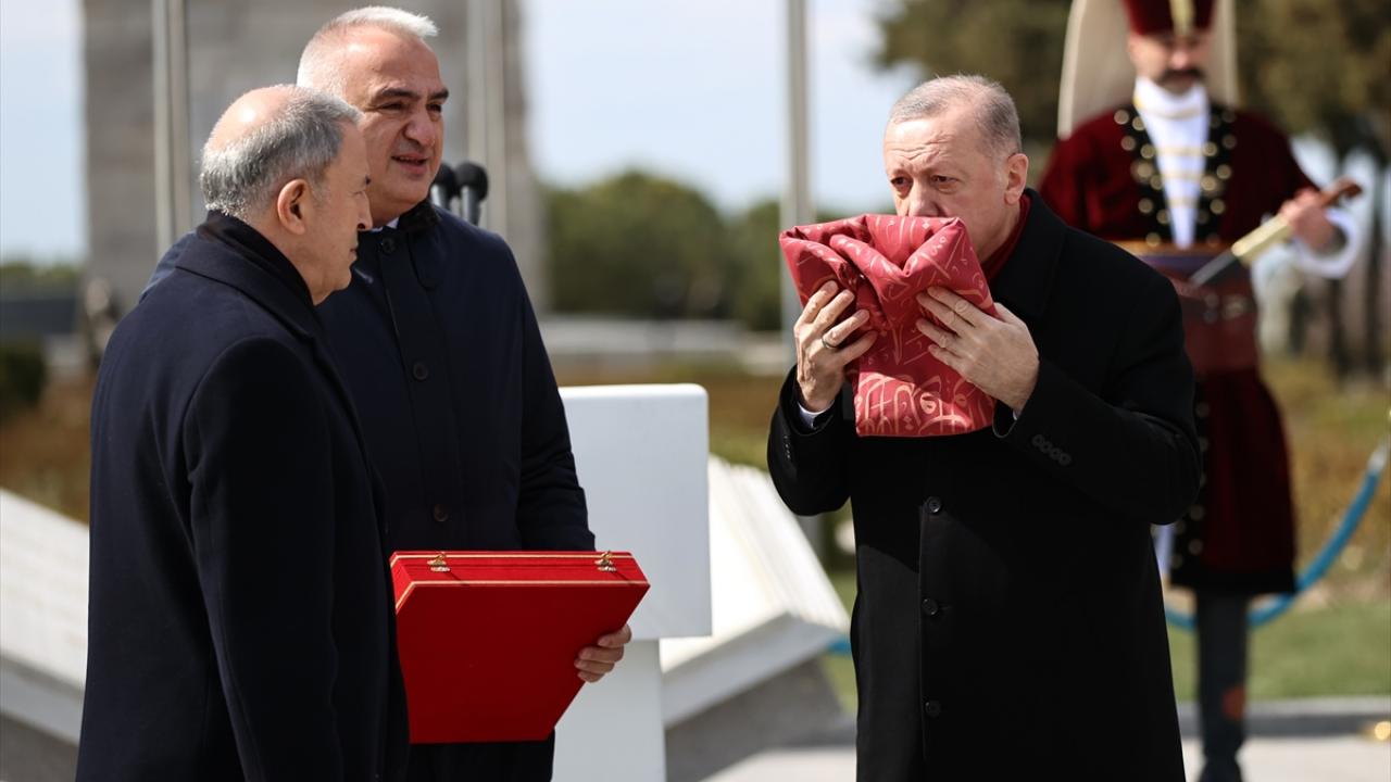 "İstiklale aşık bir millet 107 yıl önce tarihin akışını değiştirmiştir"