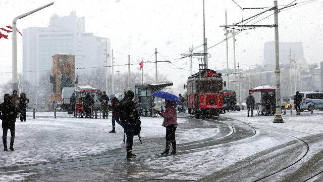 İstanbul'da kar yağışı ne kadar sürecek?