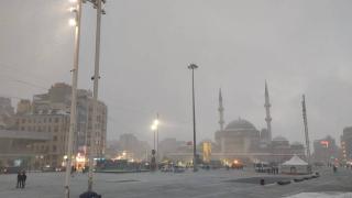 İstanbul'da kar yağışı etkisini sürdürüyor