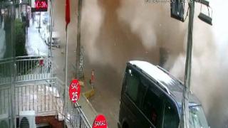 Avcılar'da 5 katlı bina böyle çöktü