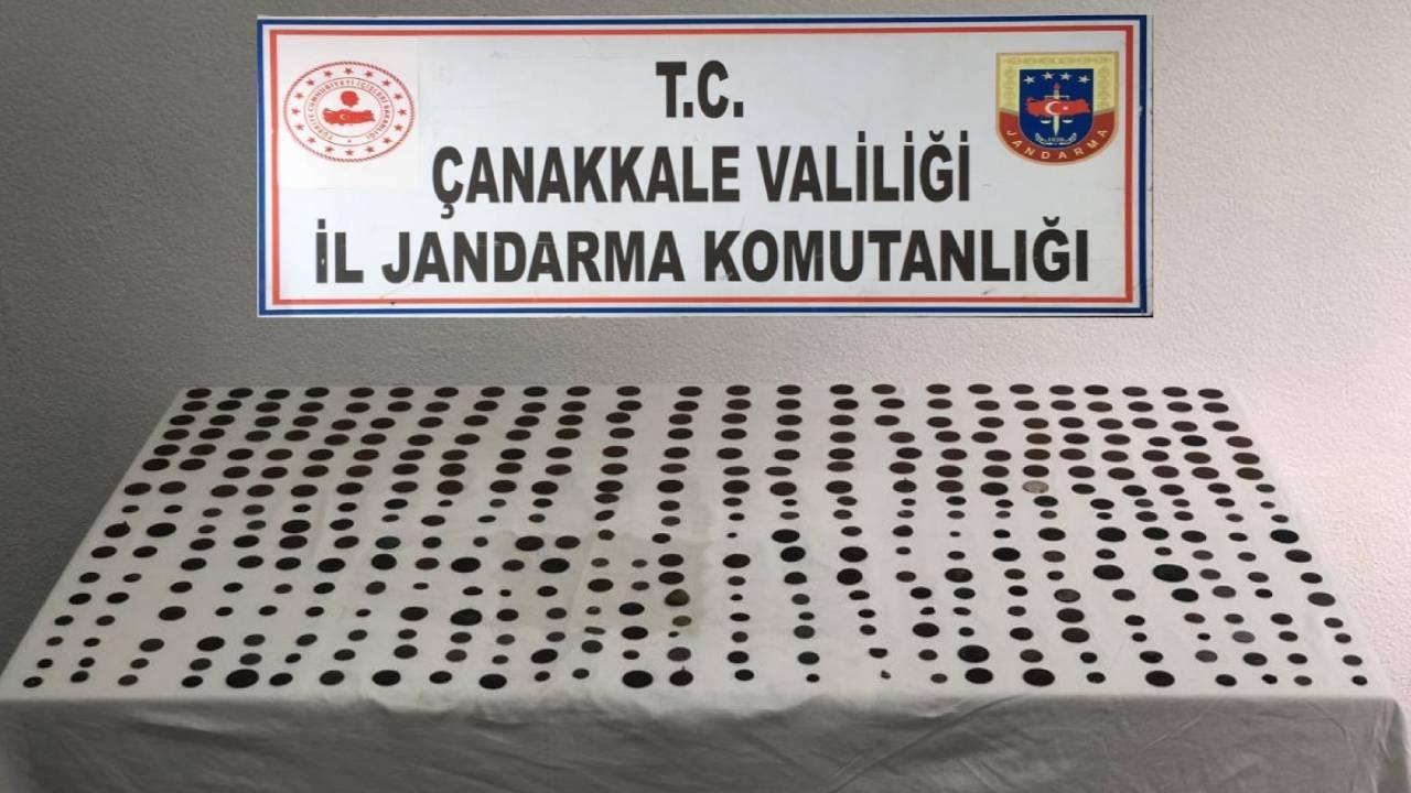 Çanakkale'de tarihi eser operasyonu: 406 sikke ele geçirildi