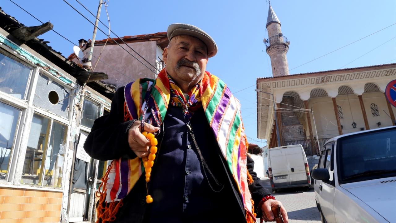 "Körüklü çizmem ve bıyıklarımla her gün bu işi yapıyorum"