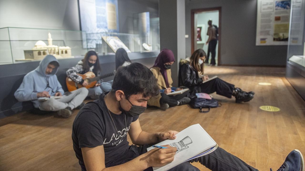 "Öğrenciler müzede çalışma yaparken özgüven kazanıyor"