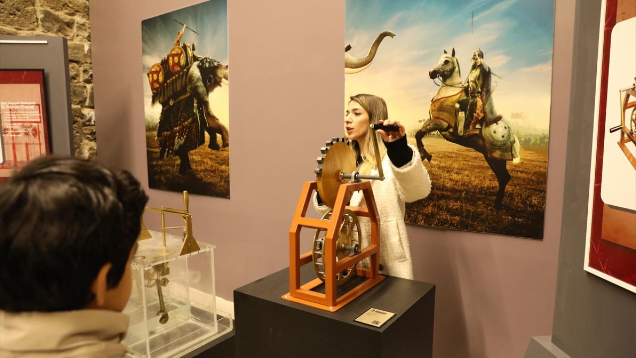 Uzun kuyruklar oluştu