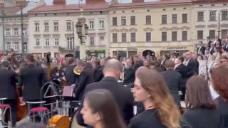 Lviv'de 'savaşın sesi' konser sesini bastırdı