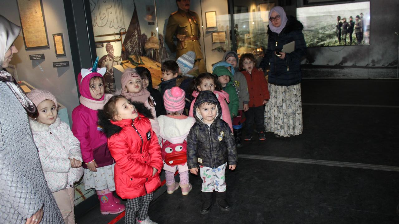 Çanakkale Savaşları Mobil Müze Tırı Ferizli'de 2 günde 2 bin ziyaretçi ağırladı
