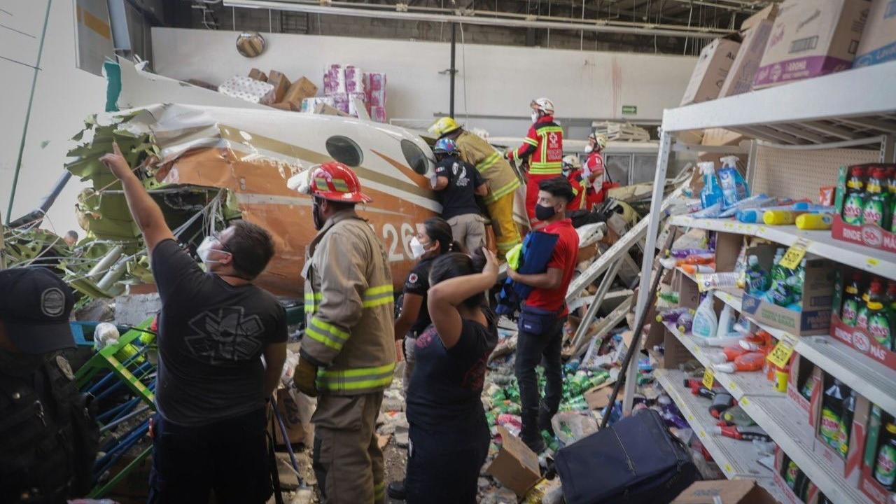 Uçağın neden düştüğü henüz bilinmiyor