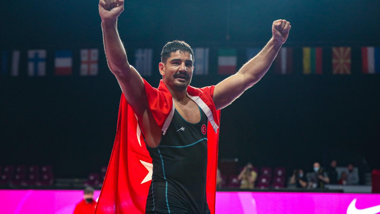 Taha Akgül 9`uncu kez Avrupa şampiyonu