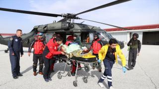 Van'da kayak yapan İtalyan ekibin 4 üyesi çığ altında kaldı