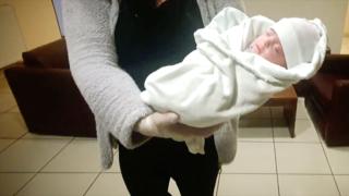 Ürdünlü aile yeni doğan bebeklerini terk edip gitti