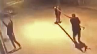 Hırsızın başka hırsızlarla denk geldiği anlar kamerada