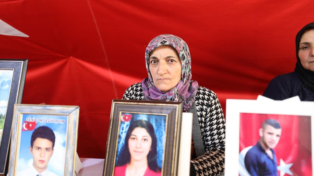 "Oğlum gel, güvenlik güçlerine teslim ol"