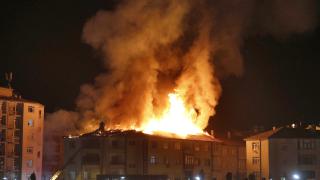 Elazığ'da 5 katlı binada yangın