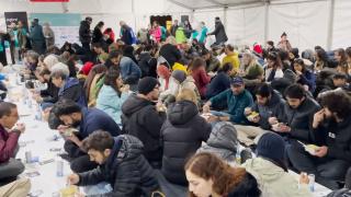 Londra'da yüzlerce kişi 'Açık İftar' sofrasında buluştu