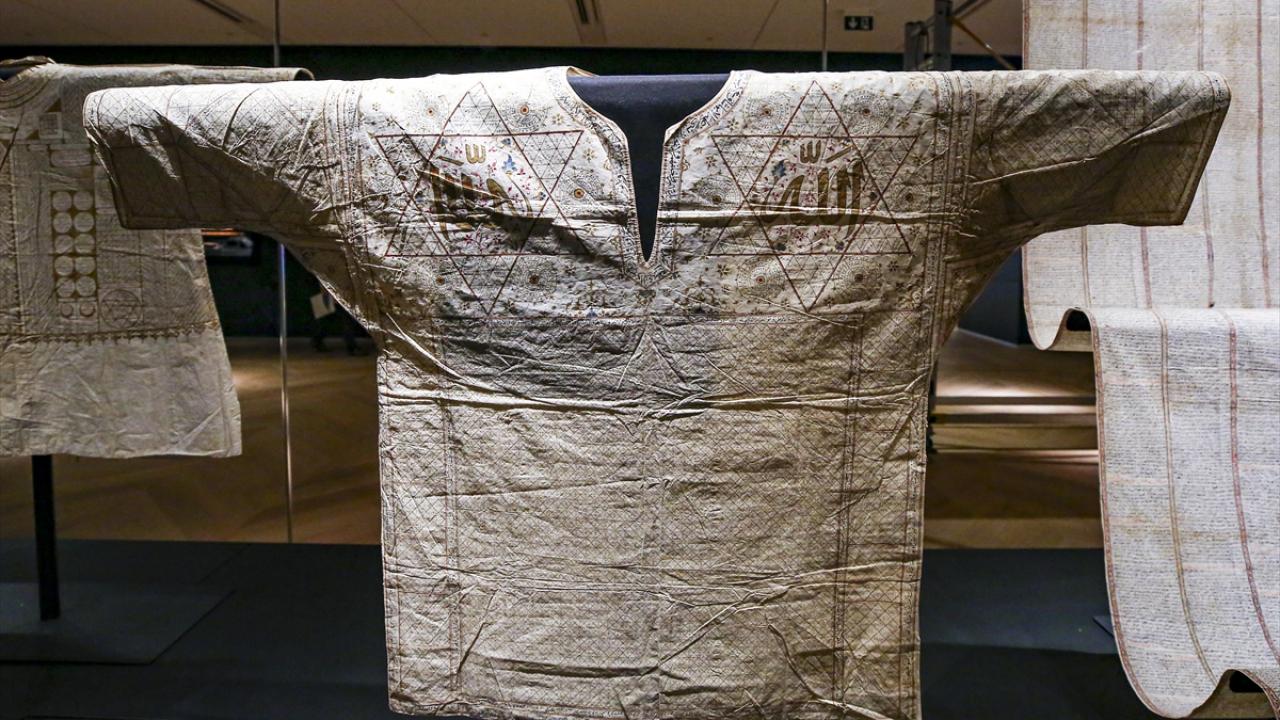 "Böyle bir eseri ülkemize kazandırdığımız için çok memnunuz"