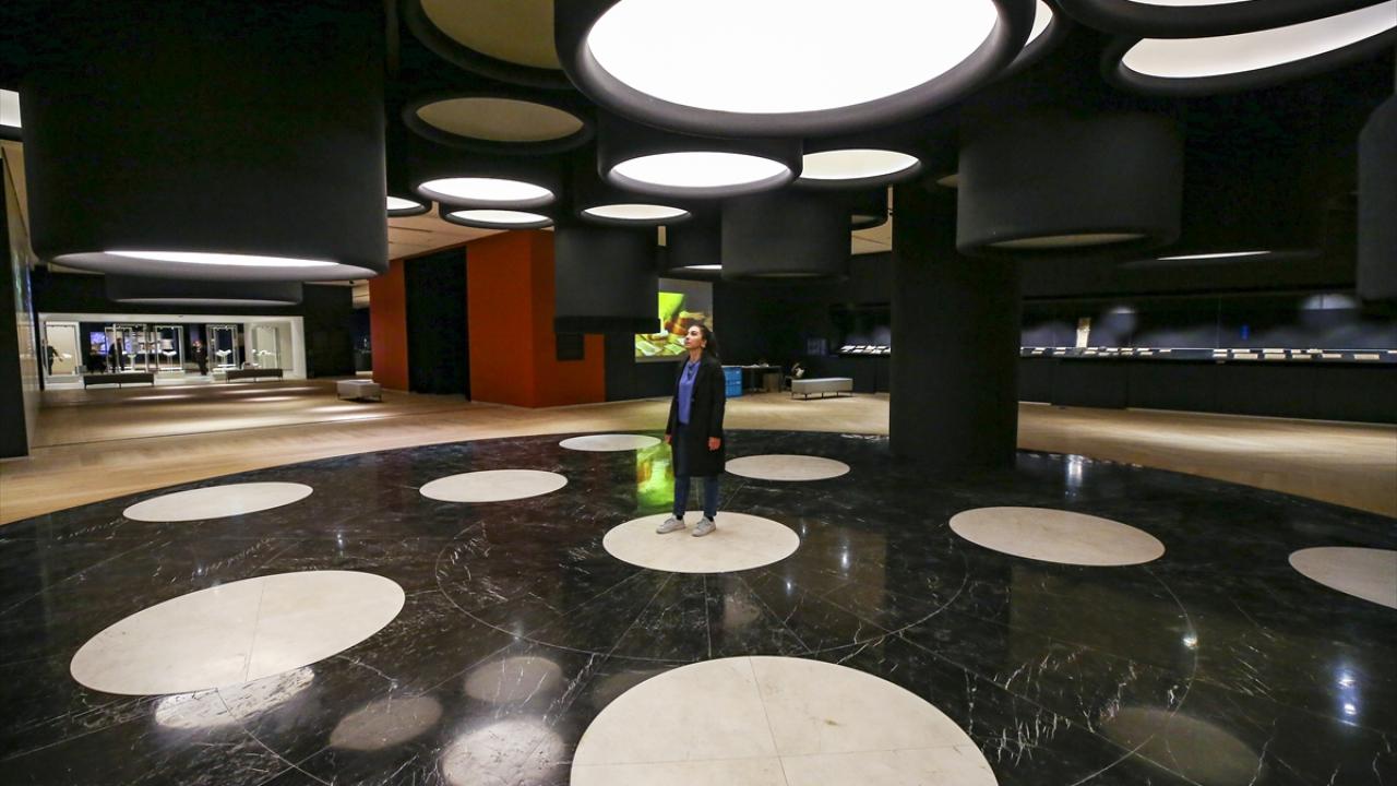 Müziğin iyileştiren gücü ses istasyonlarında