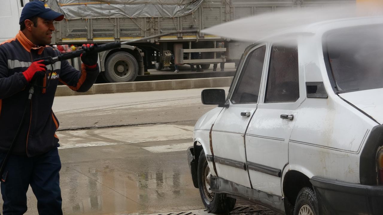 “Sabahtan 50 araç yıkadım”