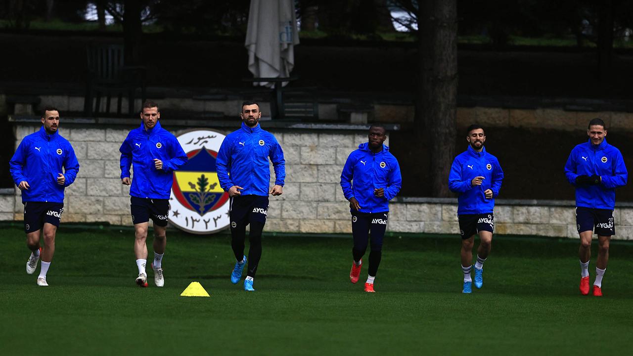 Fenerbahçe'de derbi 11'i netleşiyor