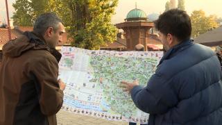 Bosnalı araştırmacı Saraybosna'daki eserleri renklendiriyor