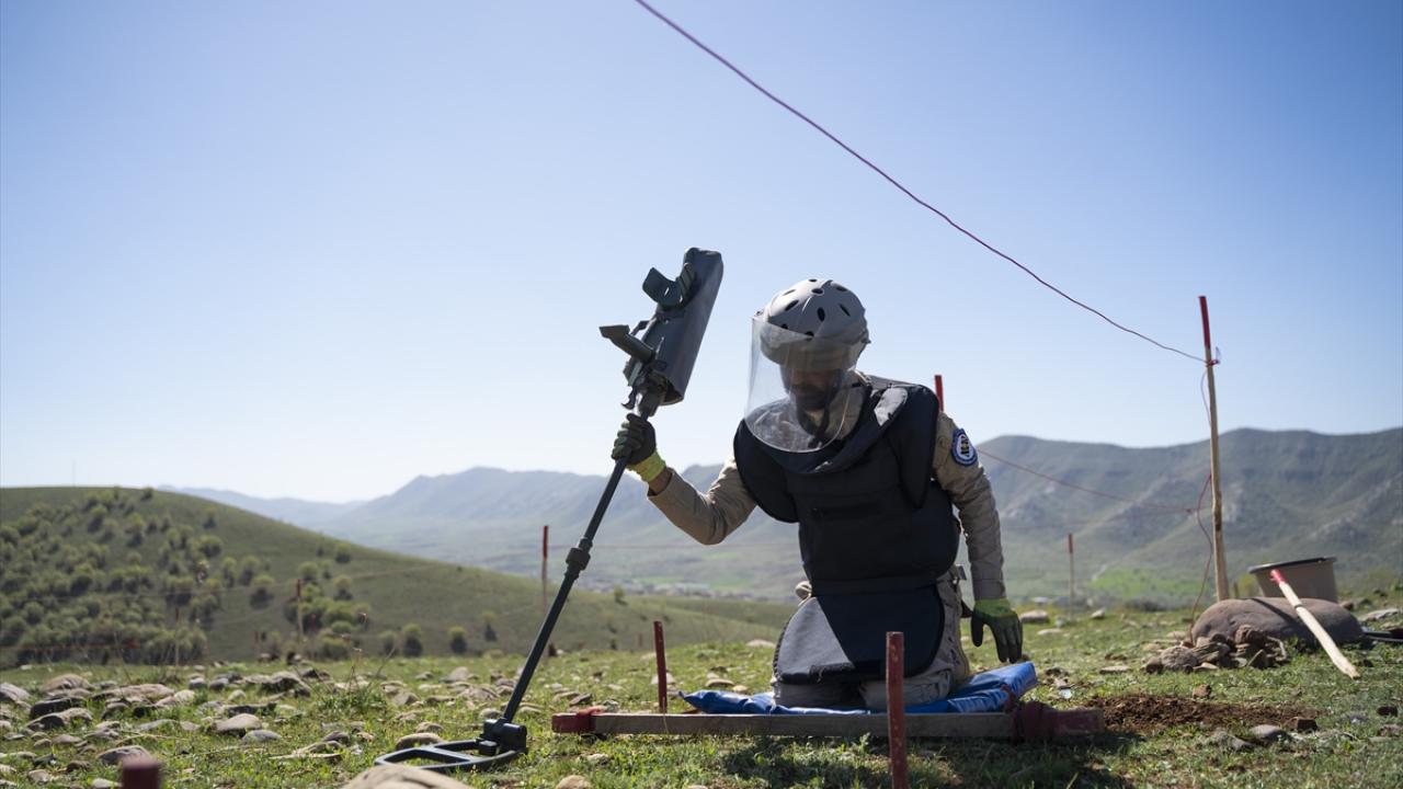 "DEAŞ`la mücadeleyle birlikte mayın temizleme kuruluşları Irak’ın güneyine yöneldi"