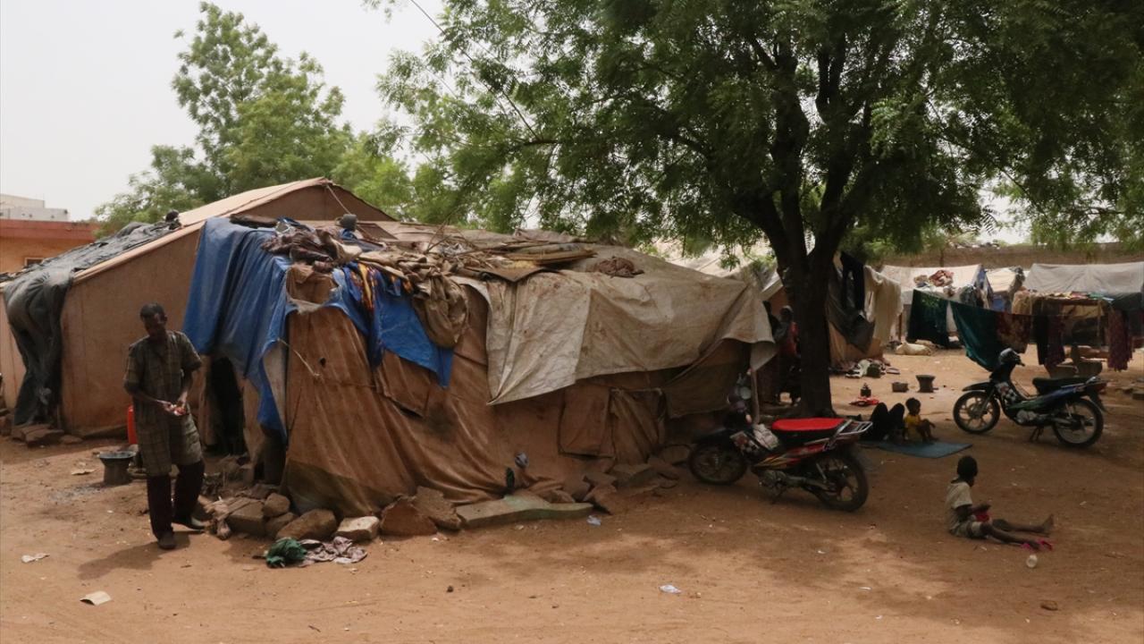 "İç karışıklık biterse evlerimize döneriz"