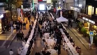 10 bin kişi iki kilometrelik iftar sofrasında buluştu