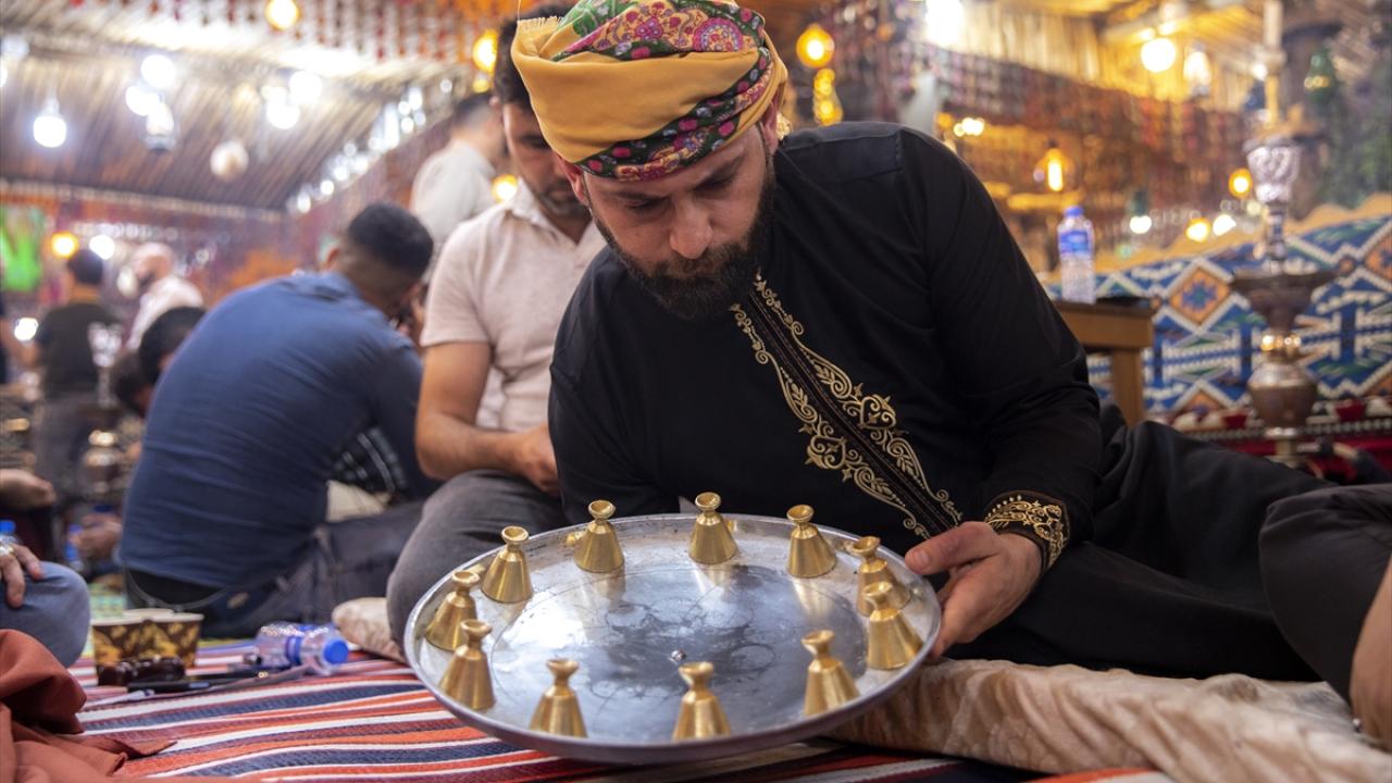 Irak'ta ramazan gecelerinin eğlencesi: Sini zarf oyunu