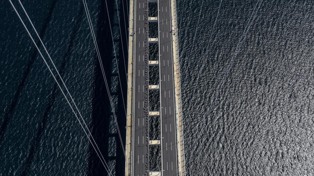 1915 Çanakkale Köprüsü`nden geçildi