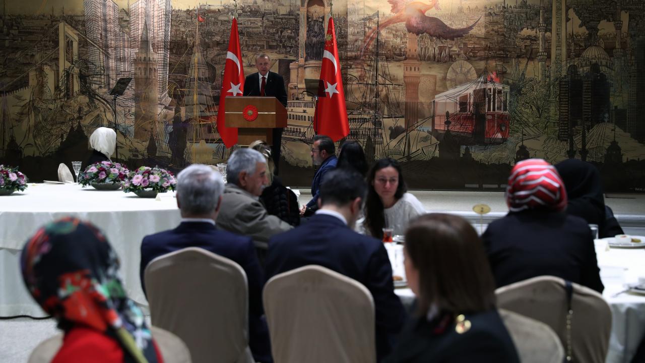 Erdoğan, esasen medeniyetlerinde kadının merhametin, sevginin, özverinin sembolü olduğunu vurgulayarak, şunları söyledi: