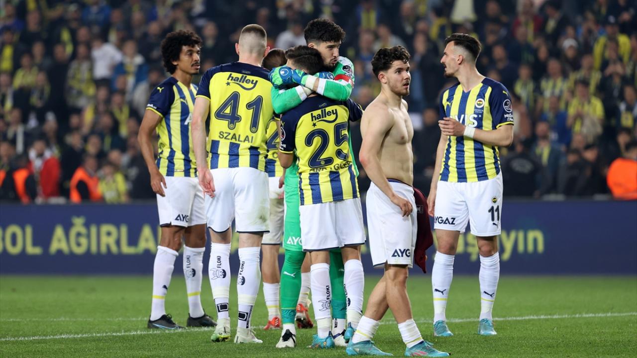 İsmail Kartal`a tribünden büyük destek