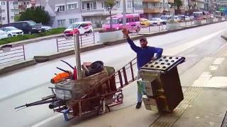 Kameraya el sallayan hırsız yakalanıp tutuklandı