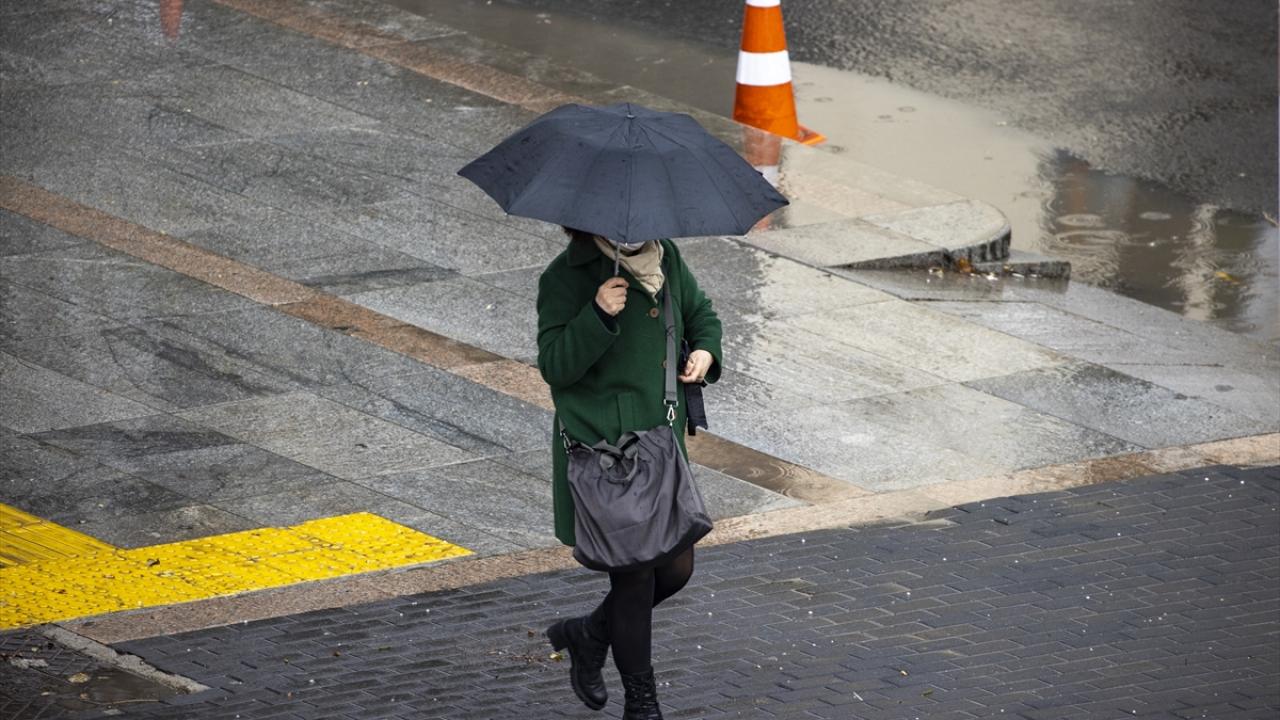 GÖK GÜRÜLTÜLÜ SAĞANAK İÇİN `SARI` UYARI YAPILAN İLLER