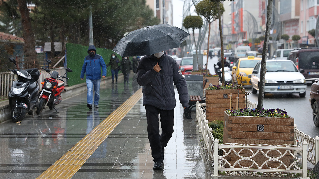 KUVVETLİ RÜZGARA YÖNELİK `TURUNCU` UYARI YAPILAN İLLER