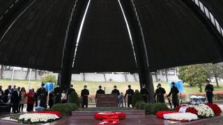 Özal için İstanbul'da anma töreni yapıldı