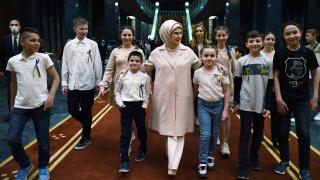 Emine Erdoğan savaş mağduru çocuklarla iftarda bir araya geldi