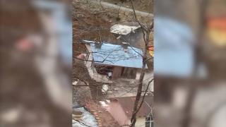 Trabzon'da heyelan: Okul ile lojmanın toprak altında kaldığı anlar kamerada
