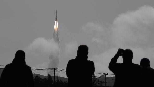 Çin, "Tienşing-1" test uydusunu fırlattı