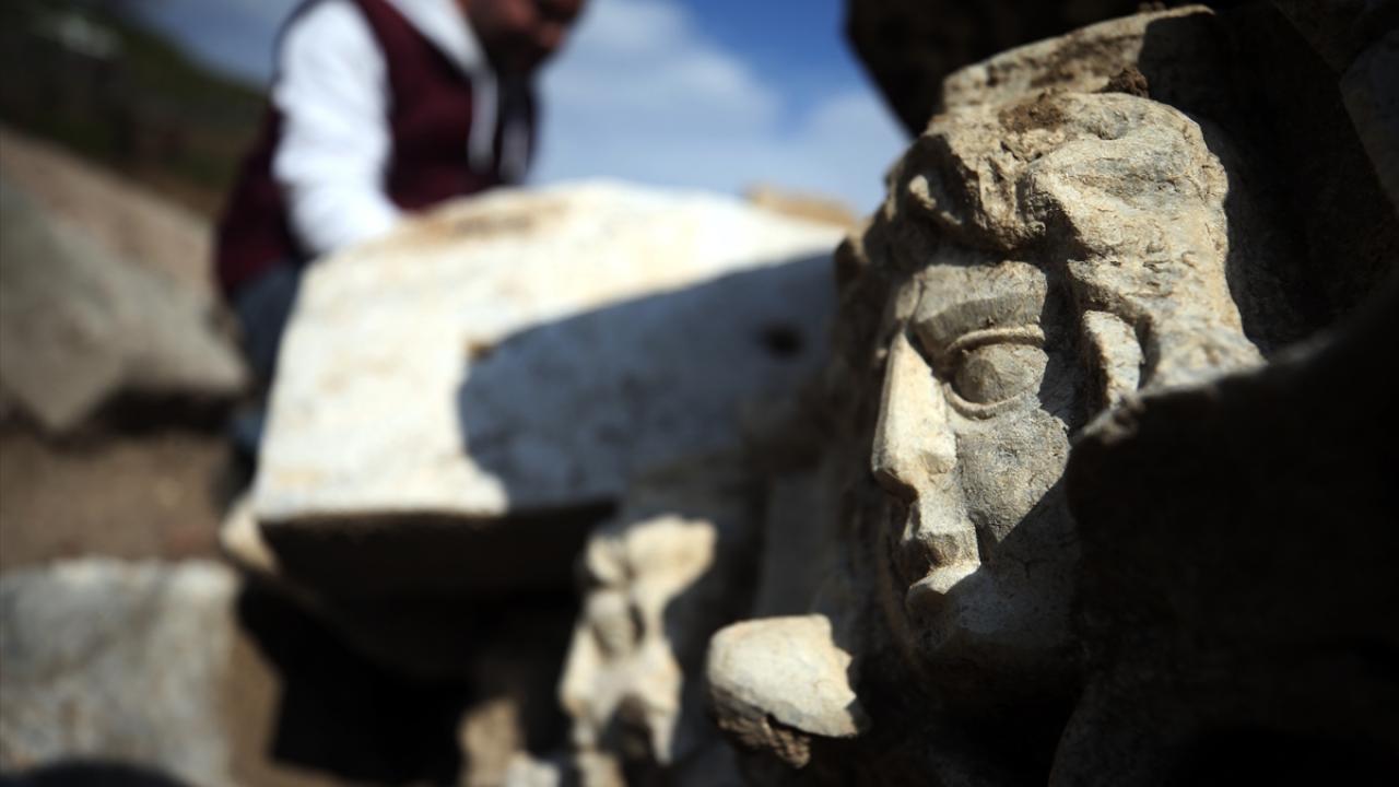 "Tüm hızıyla kazılarımız devam ediyor"