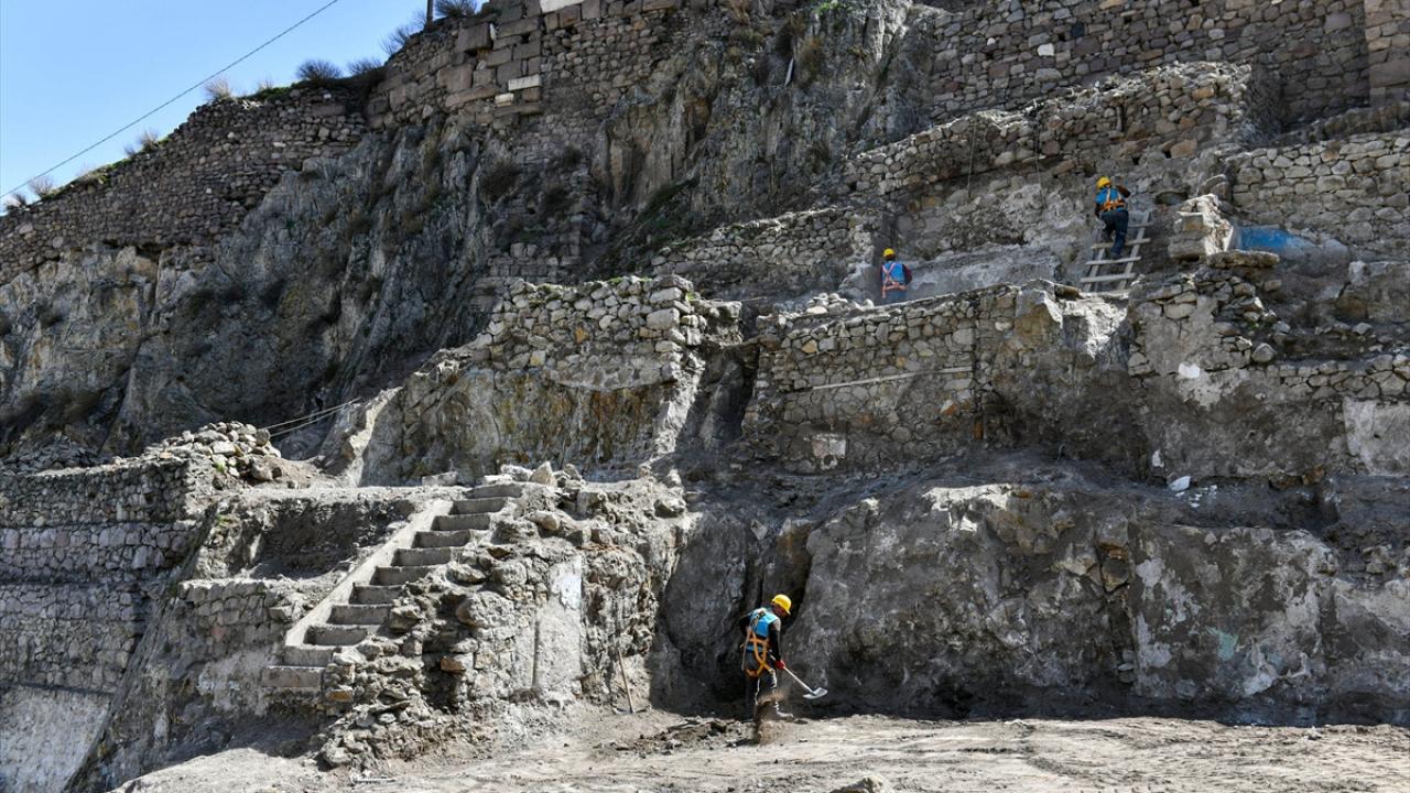 "Yıl sonunda Roma Tiyatrosu`nun nihai hedefine ulaşmasını bekliyoruz"