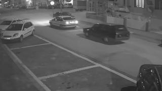 Hırsızlar otomobili çekerek çaldı: O anlar kamerada