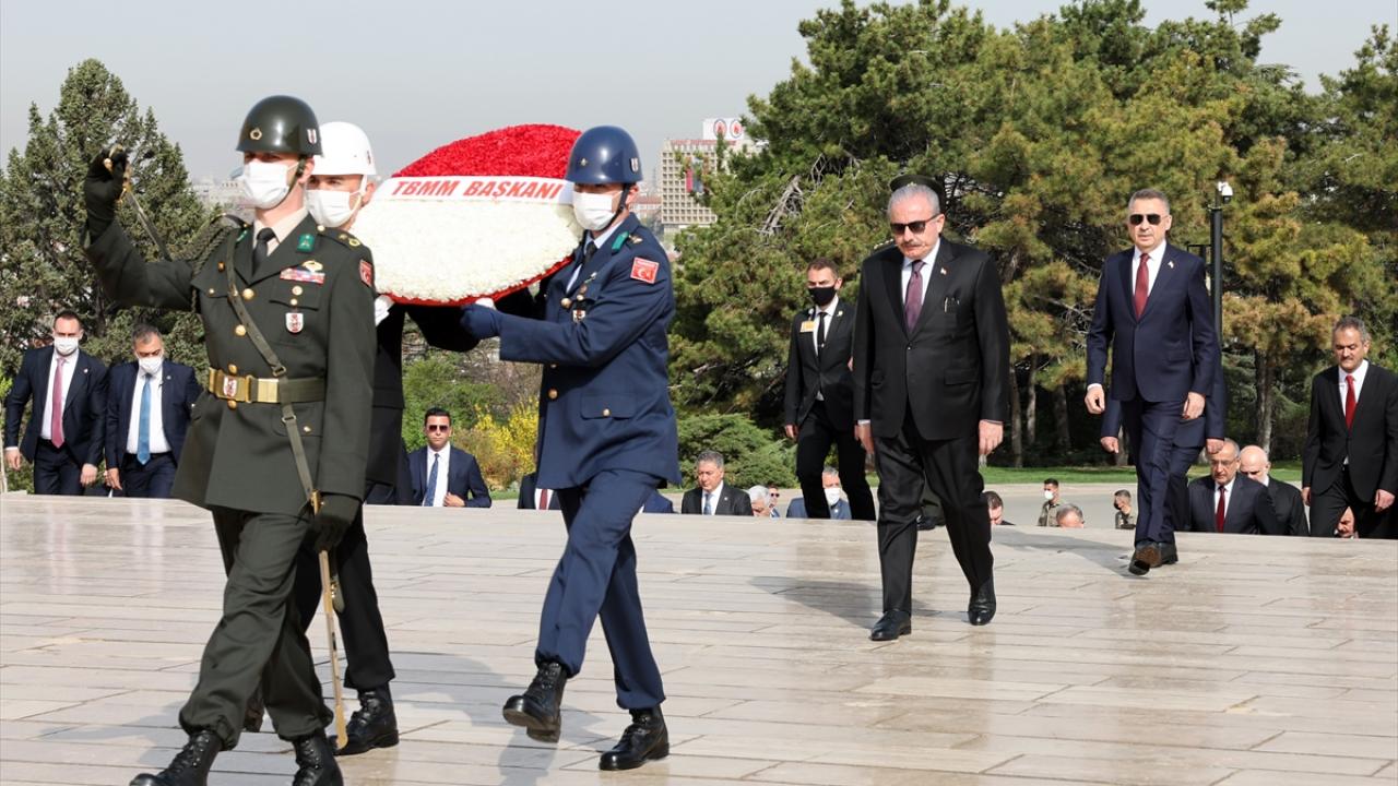Devlet erkanı Anıtkabir'de