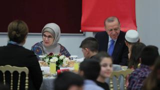 Cumhurbaşkanı Erdoğan, çocuklarla iftar yaptı