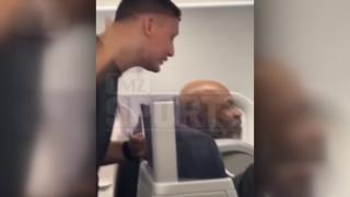 Uçak ringe döndü, Mike Tyson yolcu ile kavga etti