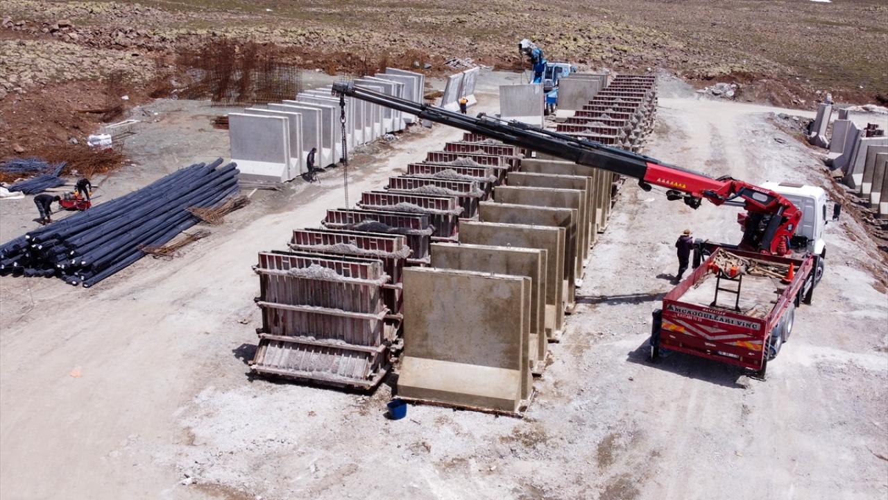 Van`da 2 bin 339 şüpheliden 678`i tutuklandı