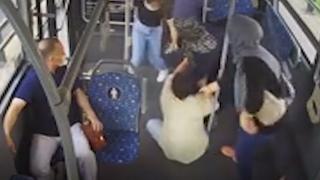 Otobüs şoförü ani fren yaptı, yolcunun kolu kırıldı