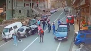 Yola atlayan motor sürücüsü zincirleme kazaya sebep oldu