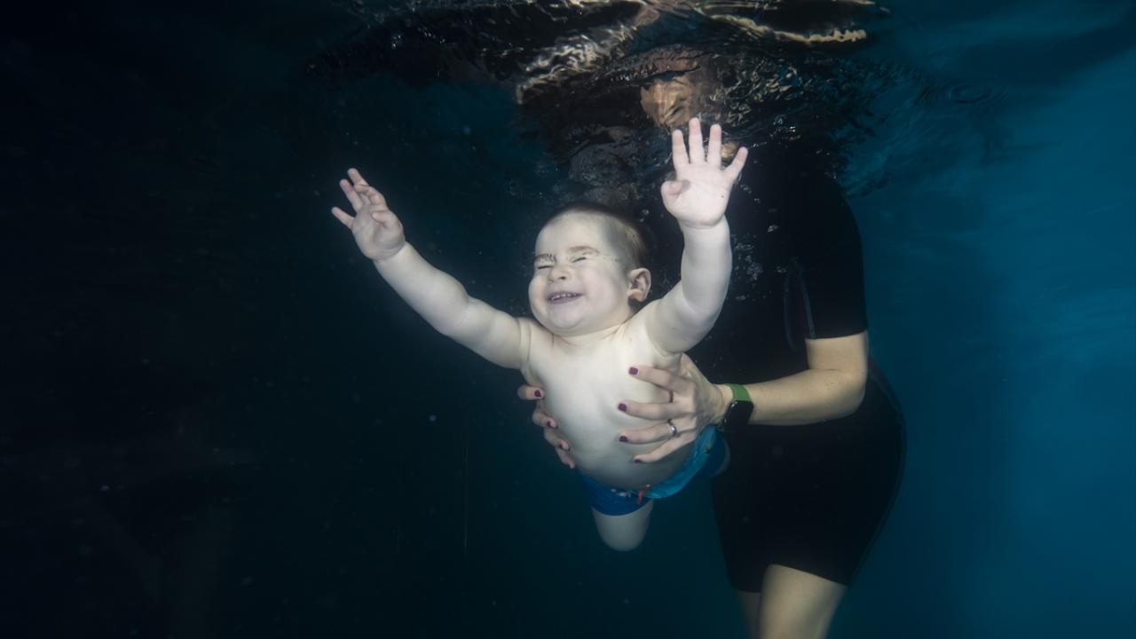 "Emekleme ve yürümesinde faydasını gördüm"