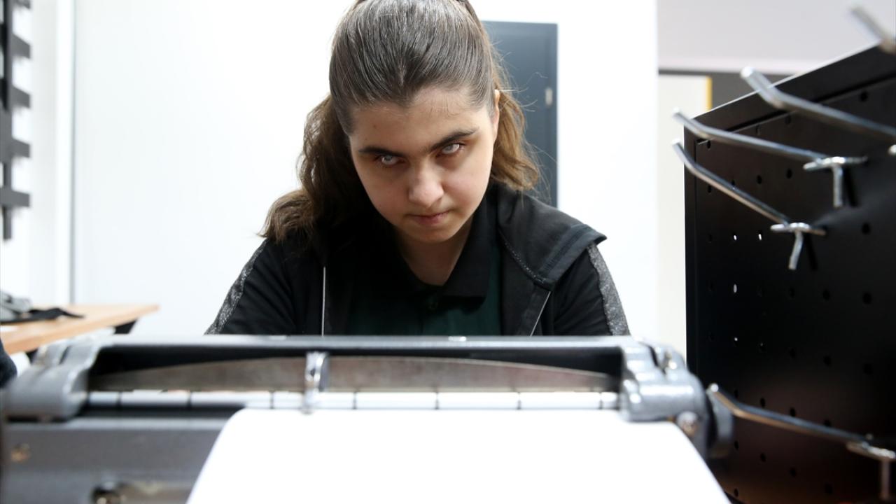 "Görme engelli bireyler için umut ışığı olacağını düşünüyorum"